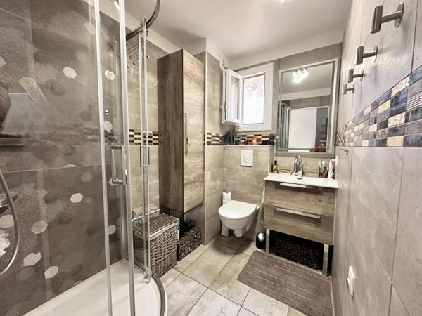 Appartement T2 en rez de jardin - SANARY SUR MER - Parking privatif