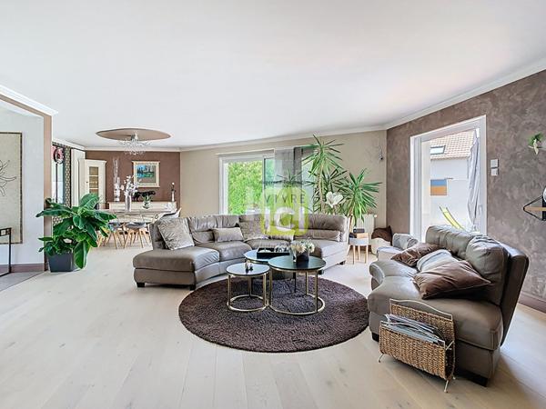 Maison familiale avec piscine à Cholet - Quartier recherché