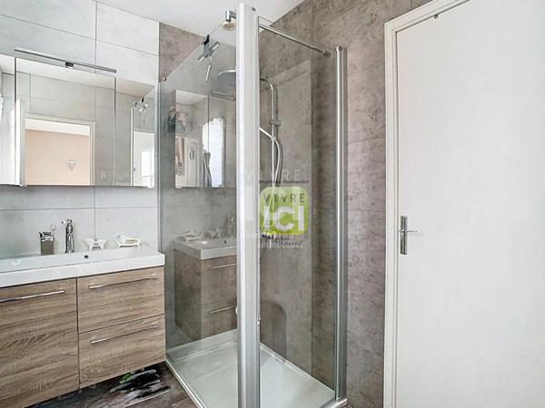 Maison familiale avec piscine à Cholet - Quartier recherché