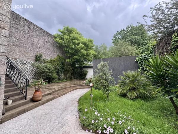 Maison en pierres de 9 pieces sur 380m2 terrain