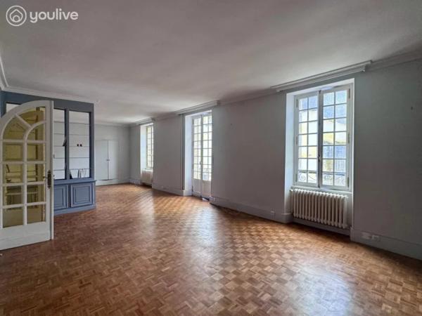 Maison en pierres de 9 pieces sur 380m2 terrain