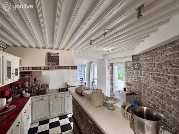 Maison en pierres de 9 pieces sur 380m2 terrain