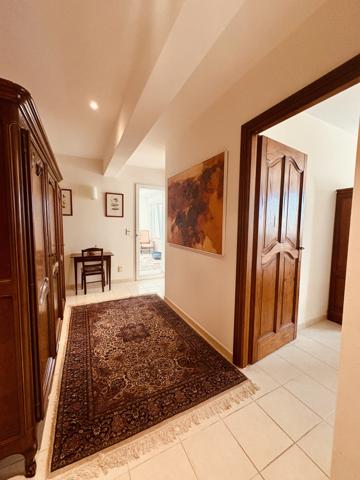 VILLA SITUEE A 400 M DU PORT AU PIED DU SEMAPHORE Sainte-Maxime (83120)