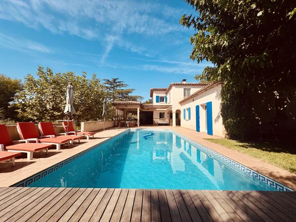 VILLA SITUEE A 400 M DU PORT AU PIED DU SEMAPHORE Sainte-Maxime (83120)