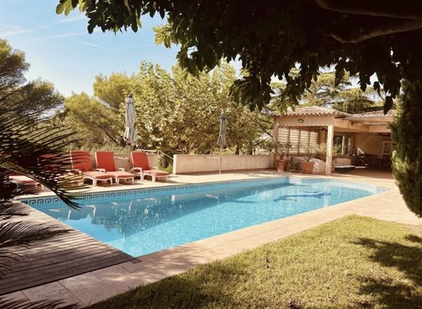 VILLA SITUEE A 400 M DU PORT AU PIED DU SEMAPHORE Sainte-Maxime (83120)