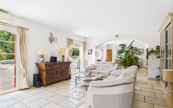 Maison à vendre    5 pièces •  Montauroux