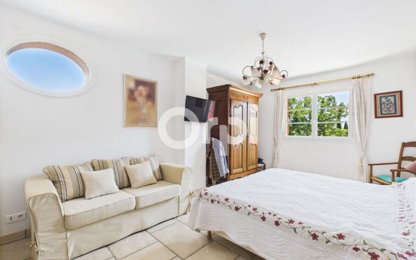 Maison à vendre    5 pièces •  Montauroux