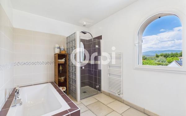 Maison à vendre    5 pièces •  Montauroux