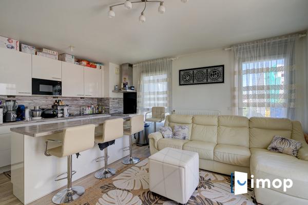 Grand 3 pièces avec extérieur et parking