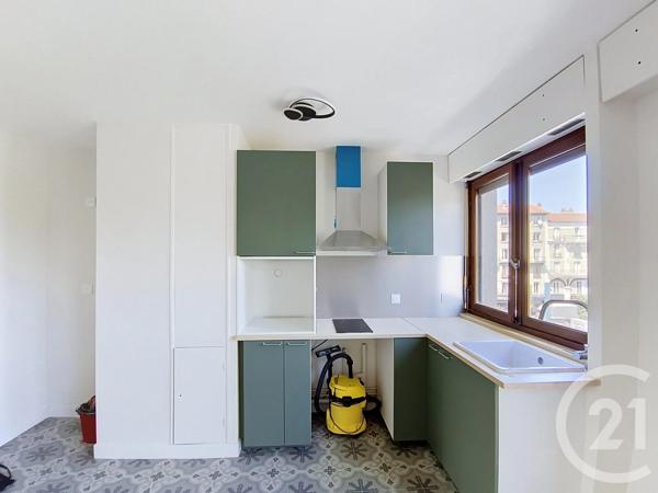 Appartement F2 à vendre  2 pièces - 42,37 m 2   ST DENIS  - 93