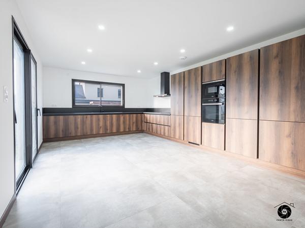 Maison contemporaine à Saint Barthelemy D Anjou, parc de Pignerolles de 6 pièces