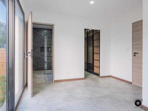 Maison contemporaine à Saint Barthelemy D Anjou, parc de Pignerolles de 6 pièces