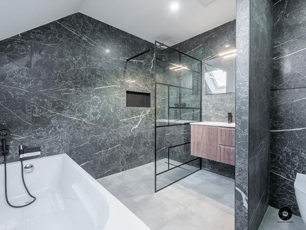 Maison contemporaine à Saint Barthelemy D Anjou, parc de Pignerolles de 6 pièces