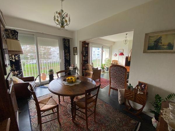 APPARTEMENT LAVAL RIVE GAUCHE