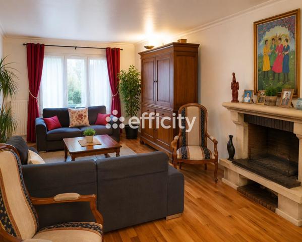 Maison
         8 pièces
        - 140 m² 416 000 € *