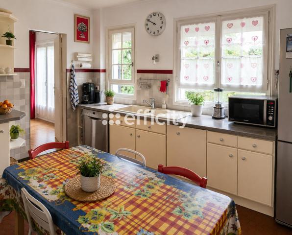 Maison
         8 pièces
        - 140 m² 416 000 € *