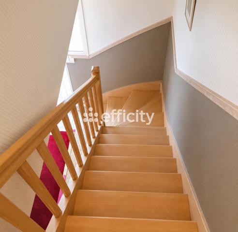 Maison
         8 pièces
        - 140 m² 416 000 € *