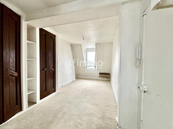 Paris 20e- Belleville- Studio 21m2- Dernier étage