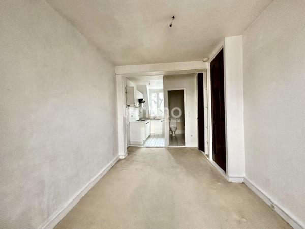 Paris 20e- Belleville- Studio 21m2- Dernier étage