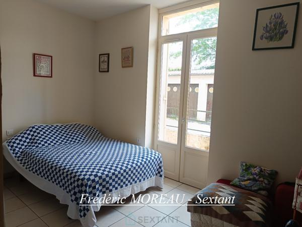 Trés bel ensemble immobilier en centre ville de LALINDE