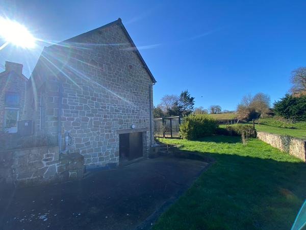 Charmante maison en pierre, 4 chambres, idéal profession libérale QUEVERT