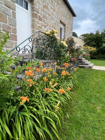 Charmante maison en pierre, 4 chambres, idéal profession libérale QUEVERT