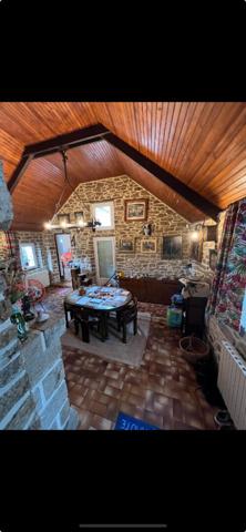 Charmante maison en pierre, 4 chambres, idéal profession libérale QUEVERT