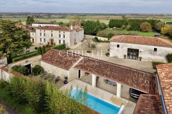 Superbe Logis Charentais du 18ème