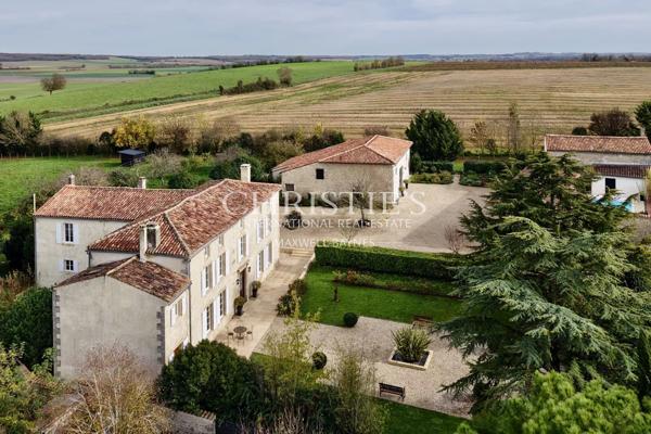 Superbe Logis Charentais du 18ème