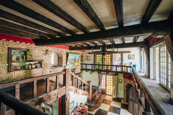 Prestigieuse Propriété de Caractère – Un Joyau à Rénover