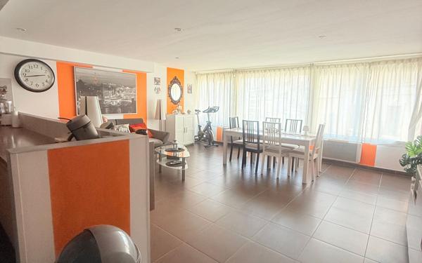 Appartement à vendre    2 pièces • 91,34 m2 Marseille 4