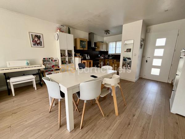 Vente
                Maison101 m² - 4 Pièces -
                    CENON (33150)