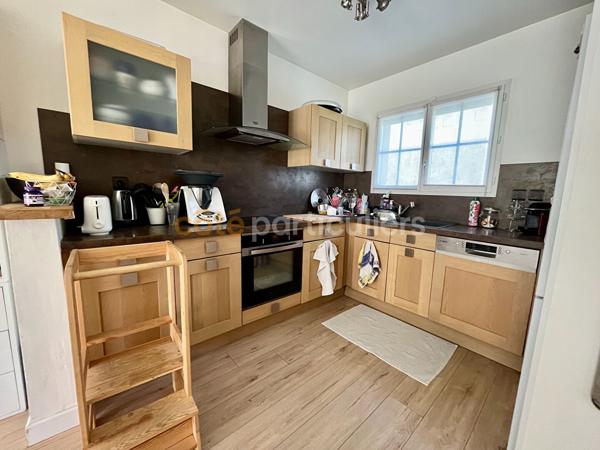 Vente
                Maison101 m² - 4 Pièces -
                    CENON (33150)