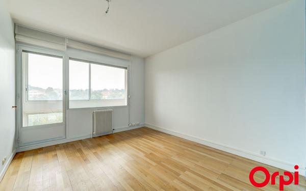 Appartement à vendre    3 pièces • 81,43 m2 Caluire-et-Cuire