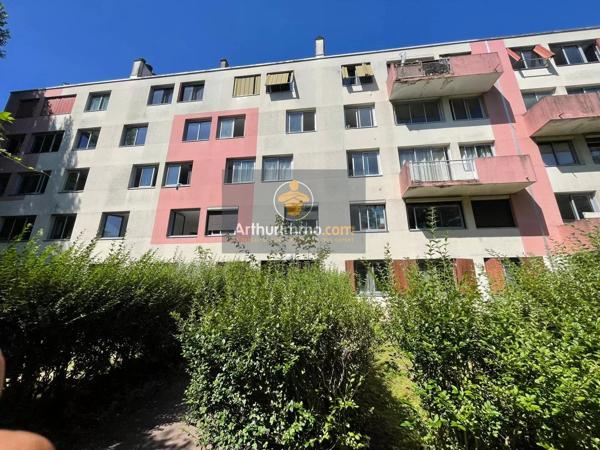 Vente                                                      Appartement
                        
                     4 pièces                                         à Sarcelles
