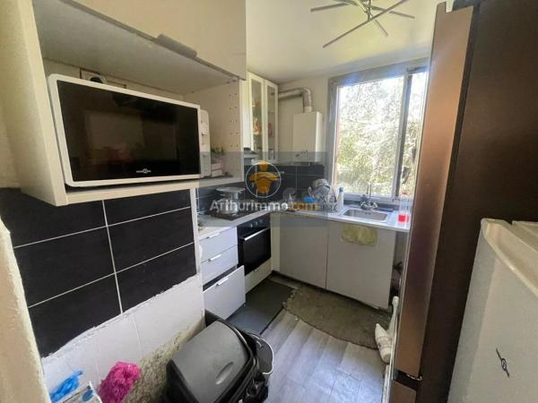 Vente                                                      Appartement
                        
                     4 pièces                                         à Sarcelles