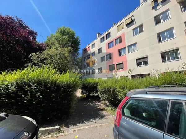 Vente                                                      Appartement
                        
                     4 pièces                                         à Sarcelles