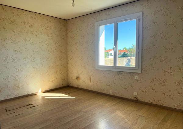EXCLUSIVITÉ- Maison de plain-pied avec jardin et garage - Bouin.