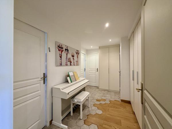 8ème 2ème Prado / Mermoz - Appartement 4 pièces 134m² - cave