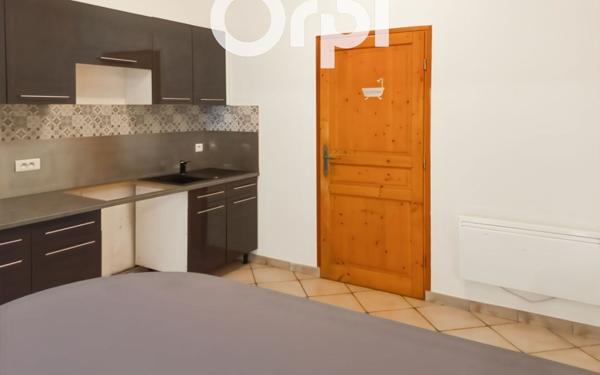 Maison à louer    2 pièces •  Mareuil-la-Motte