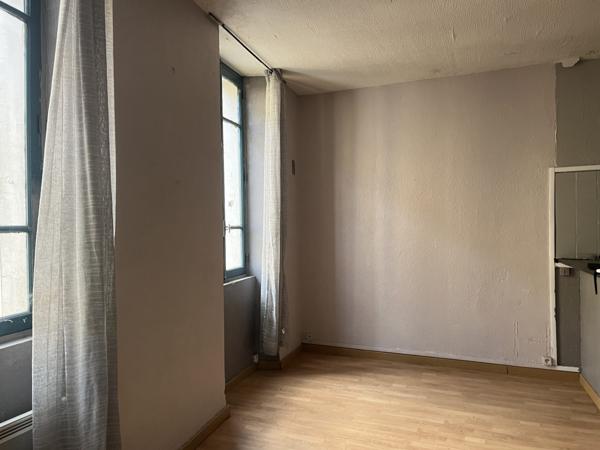 À vendre - Immeuble 174 m² situé à Bédarieux (34600)