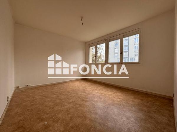 À vendre Appartement 3 pièces 66.3 m² - Laval 53000