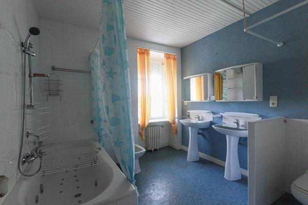 Vaste demeure à réinventer dans un cadre authentique