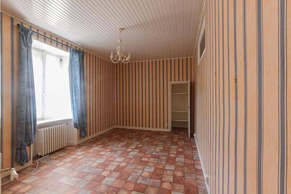 Vaste demeure à réinventer dans un cadre authentique