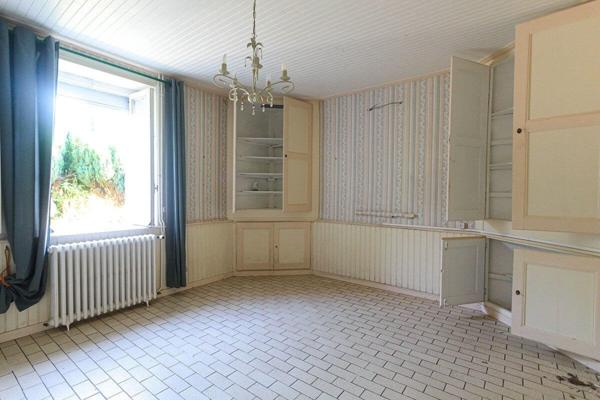 Vaste demeure à réinventer dans un cadre authentique