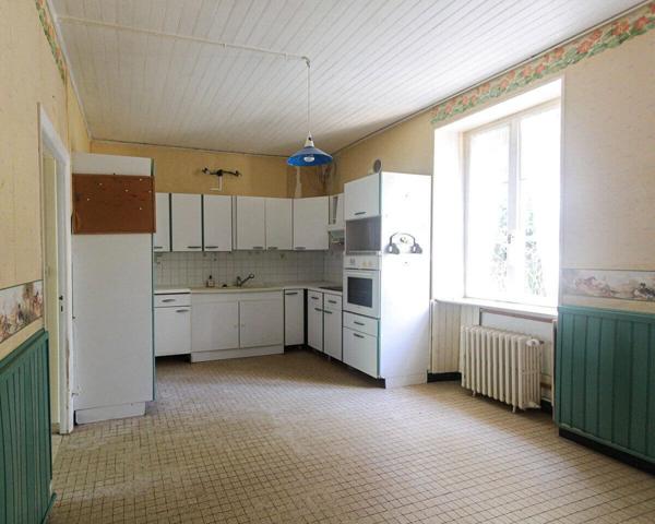 Vaste demeure à réinventer dans un cadre authentique