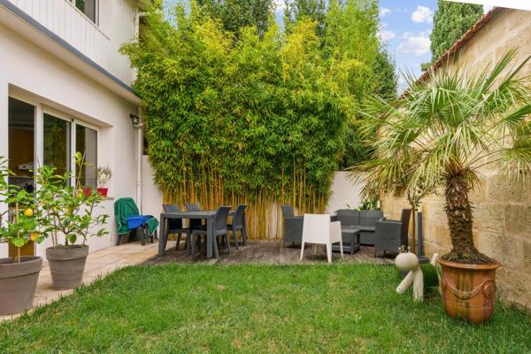 Bordeaux Saint Genès , Maison 4 chambres , jardin , garage .