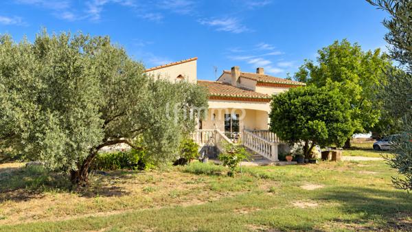 Villa T5 de 159 m2 sur 30 000 m2 de terrain - Elne