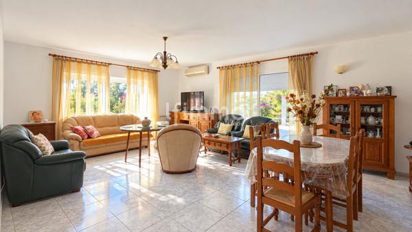 Villa T5 de 159 m2 sur 30 000 m2 de terrain - Elne