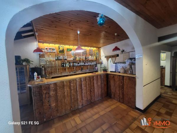 Fonds de commerce à vendre, 385 m² - Le Passage 38490